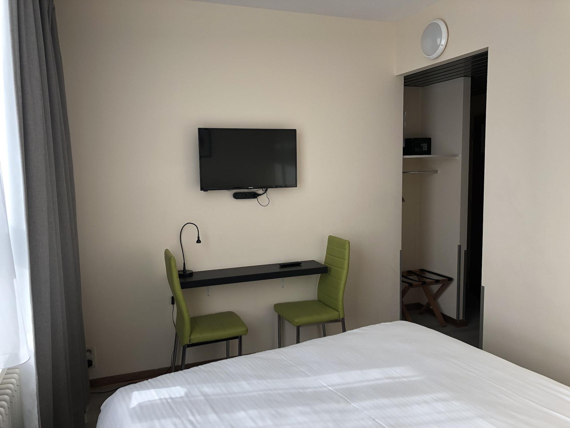 Slina Hotel Brussels Sint-Jans-Molenbeek Exterior photo
